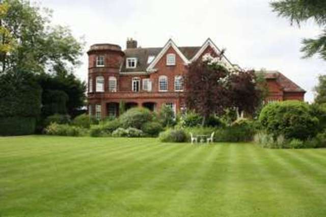  Image of 1 bedroom Flat for sale in Summersbury Hall Summersbury Drive Shalford Guildford GU4 at Summersbury Hall Summersbury Drive Guildford, GU4 8JJ